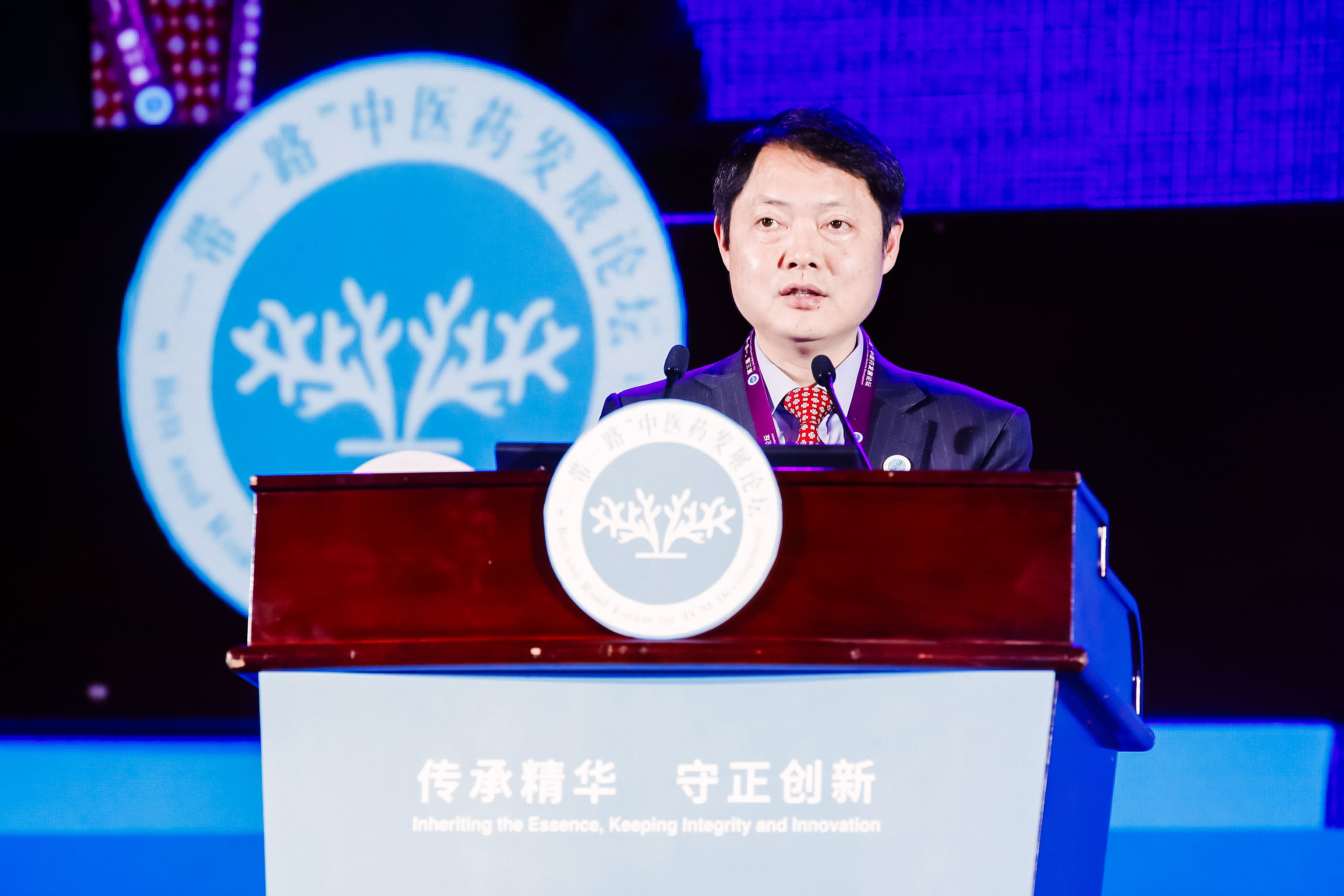 江西省人民政府副秘书长 樊雅强